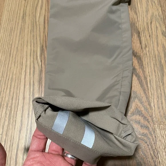 Banana Republic liteweight commuter pants - Picture 2 of 10